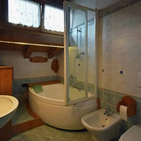 Appartamento La Mansarda In The Dolomites Jacuzzi
